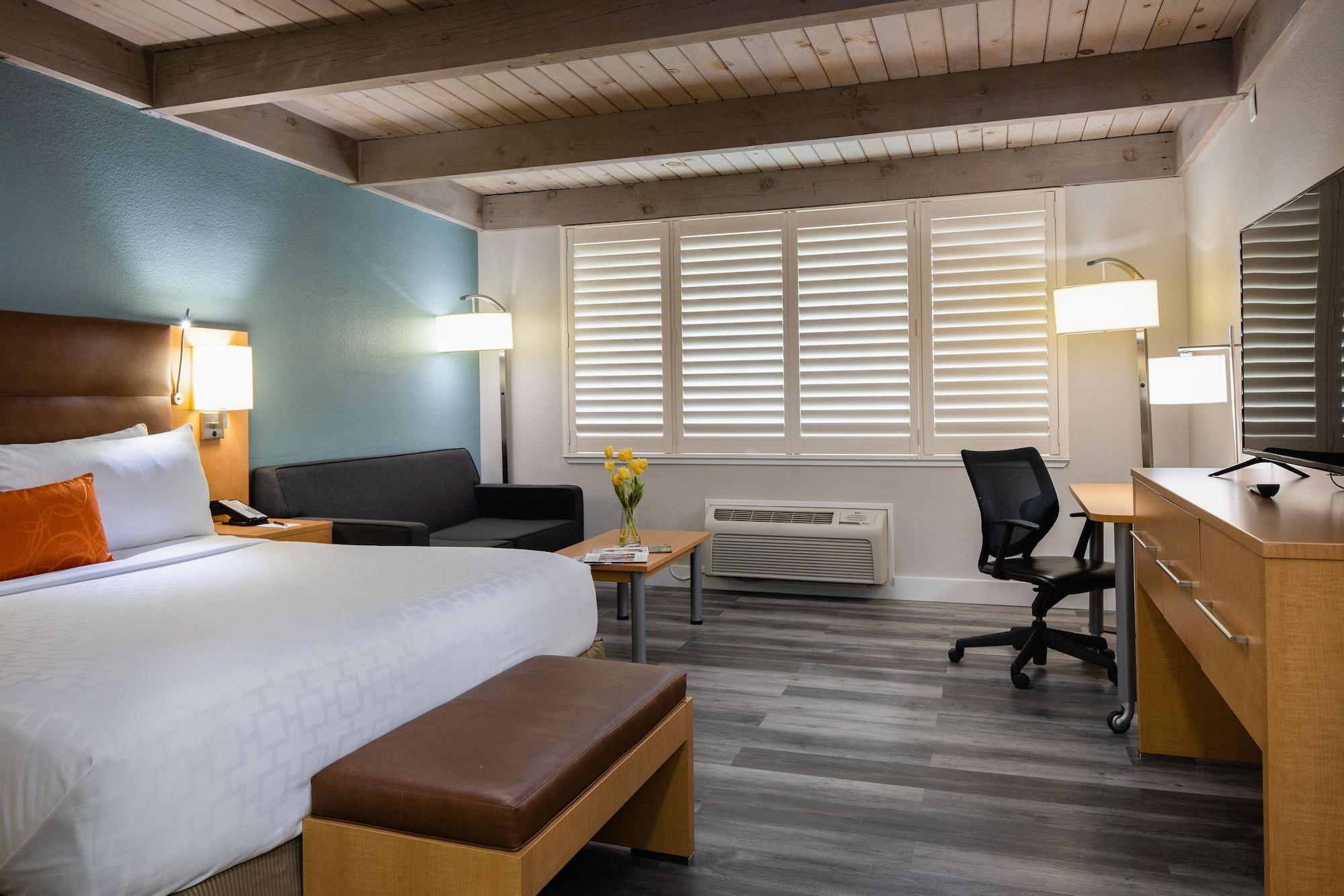 Prodigy Hotel, A Days By Wyndham 3*