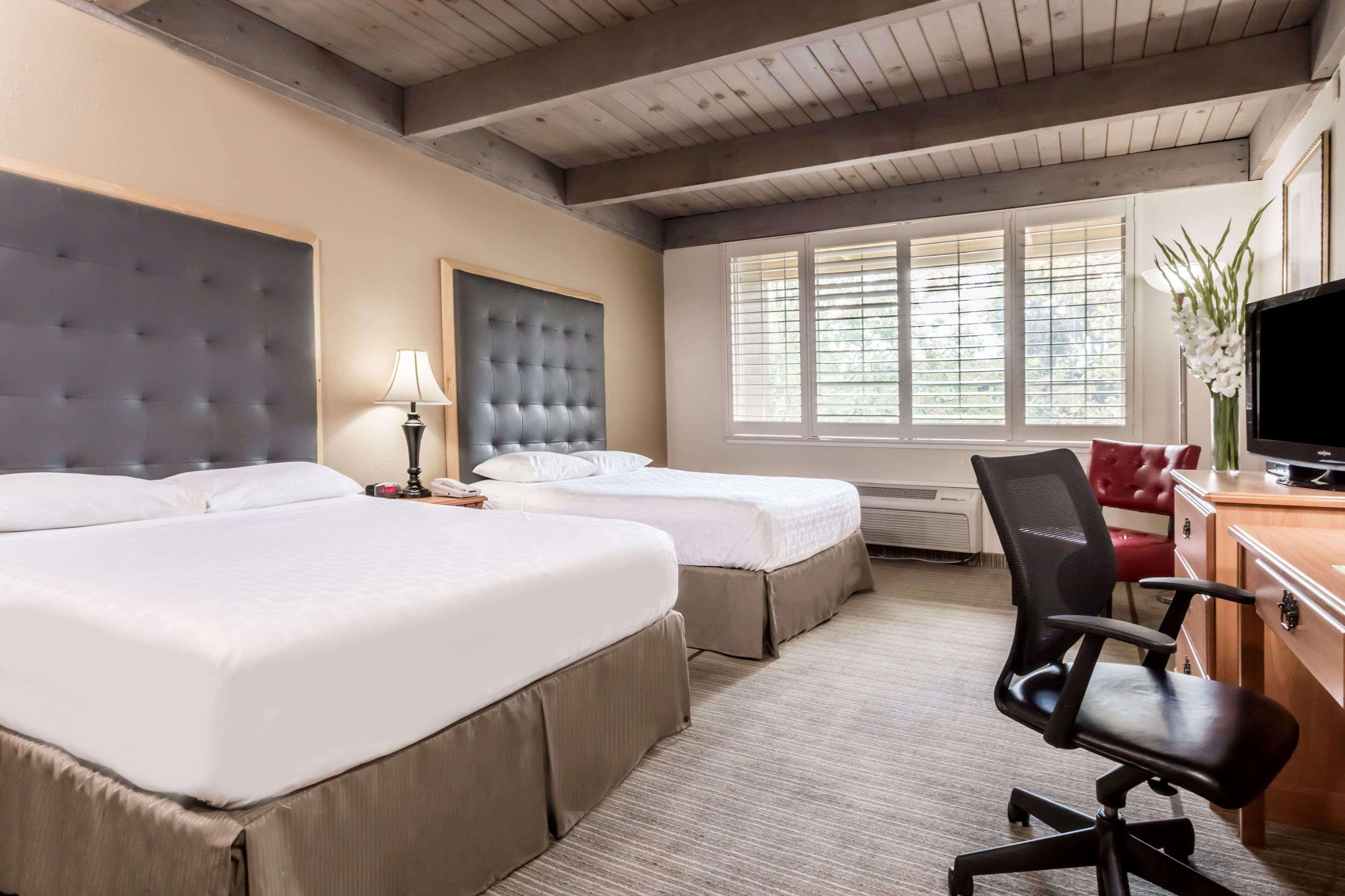 Prodigy Hotel, A Days By Wyndham Hotel 3*