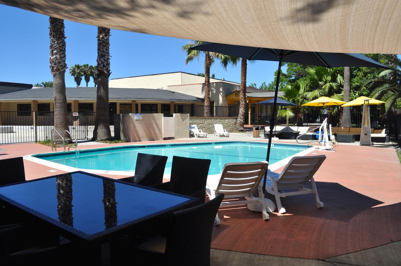 Prodigy Hotel, A Days By Wyndham Hotel Davis