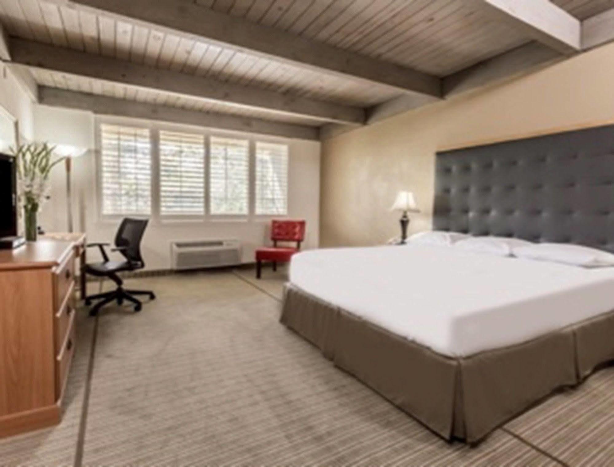 Hotel Prodigy Hotel, A Days By Wyndham