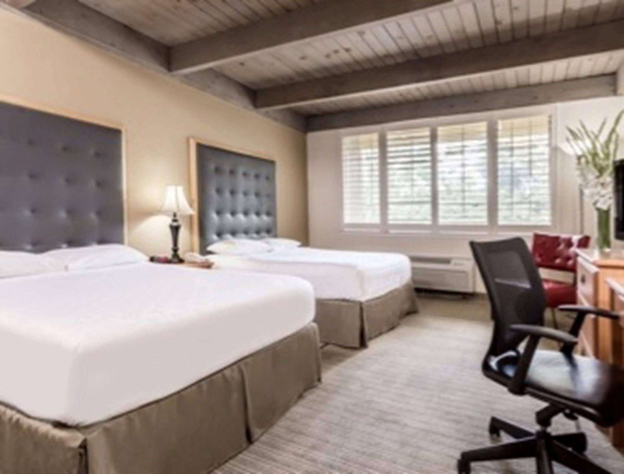 Prodigy Hotel, A Days By Wyndham Hotel Davis