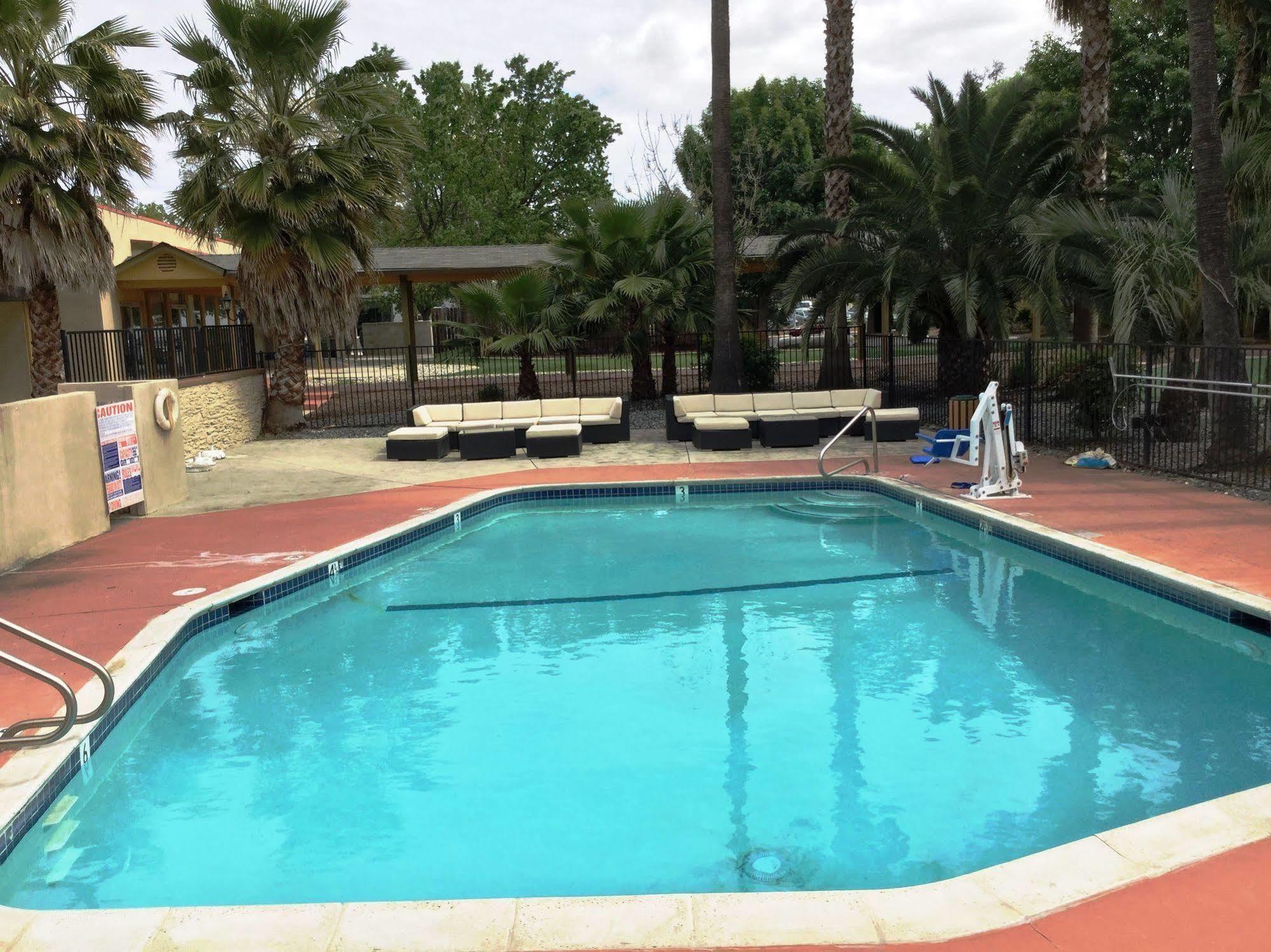 Prodigy Hotel, A Days By Wyndham 3*